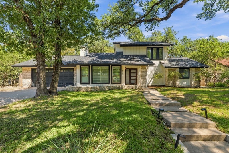 Virtual tour of 4004 Austin Woods Dr