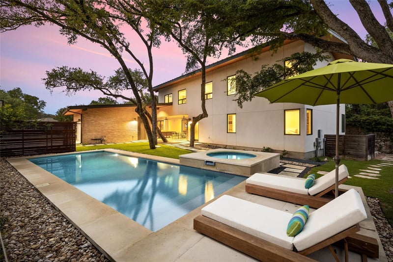 Virtual tour of 4005 Knollwood DR