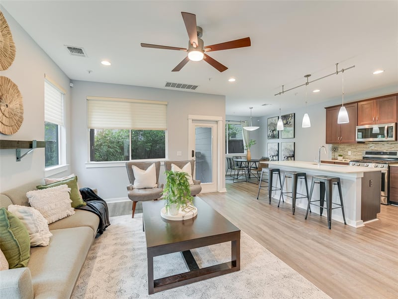 Virtual tour of 4006 Valley View RD Unit #A