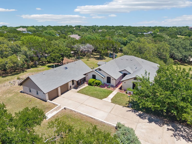 Virtual tour of 401 Twin Springs RD