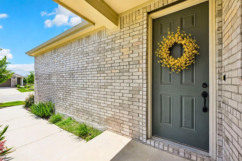 Virtual tour of 401 Yorktown ST