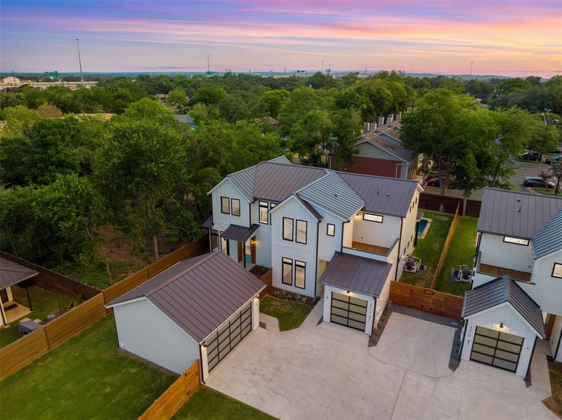Virtual tour of 4012 Valley View RD Unit #2A