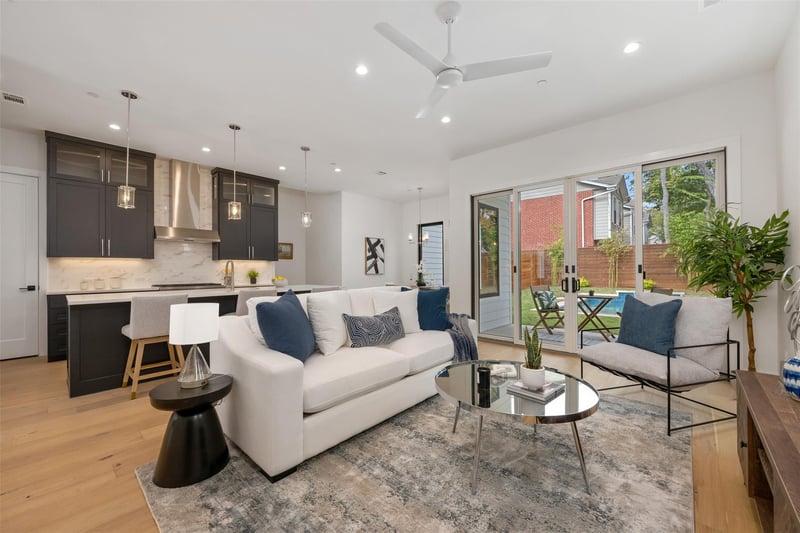 Virtual tour of 4012 Valley View RD Unit #2B