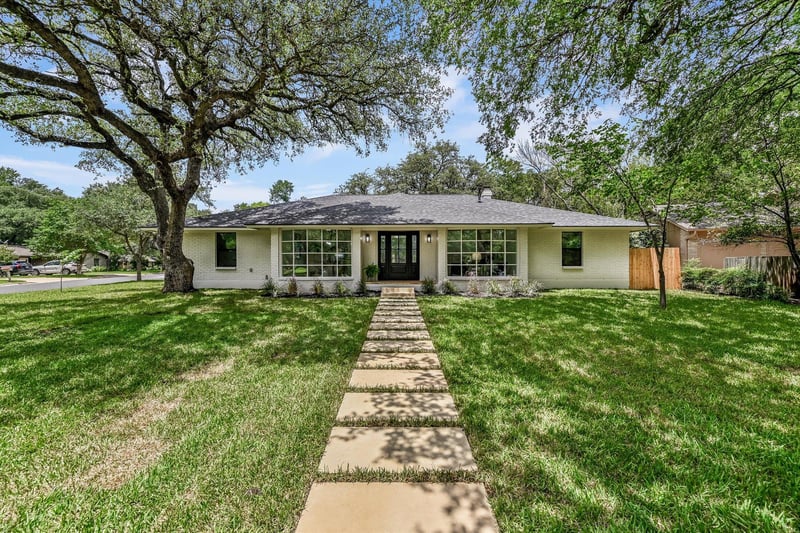 Virtual tour of 4014 Silverspring DR