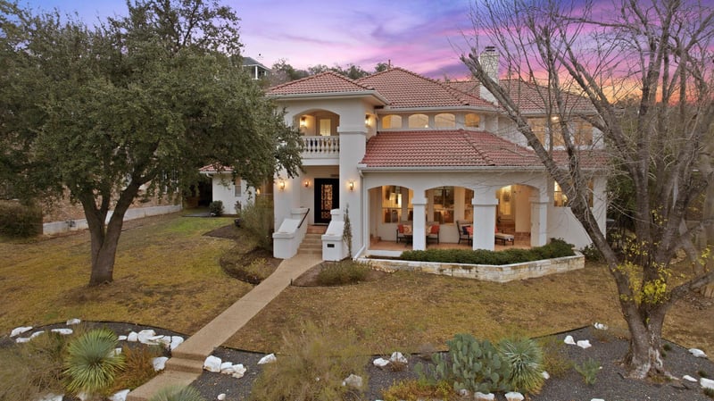 Virtual tour of 4019 Love Bird LN