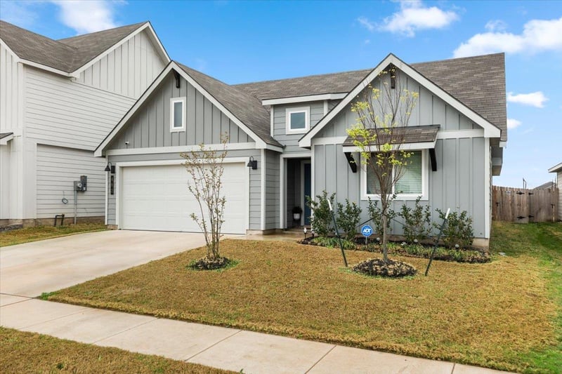 Virtual tour of 402 Perry PL