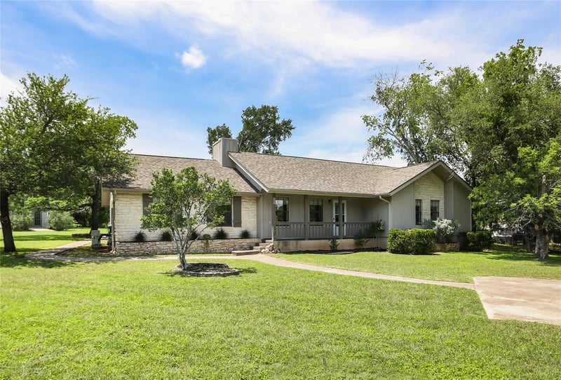 Virtual tour of 402 Post Oak Ln