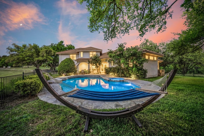 Virtual tour of 402 Zephyr ST