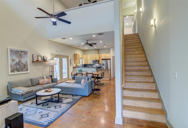 Virtual tour of 4021 Valley View RD Unit #B