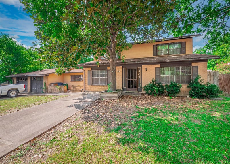 Virtual tour of 403 and 401 Ramble LN