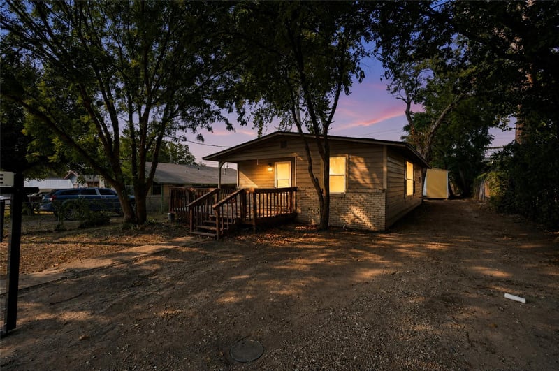 Virtual tour of 403 Blackson Ave