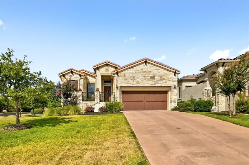 Virtual tour of 403 Indianwood Dr