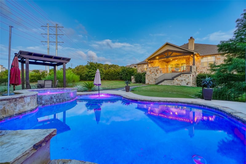 Virtual tour of 403 Maialina CV
