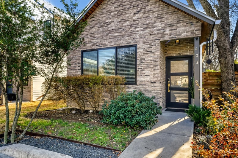 Virtual tour of 403 Swanee DR Unit #2