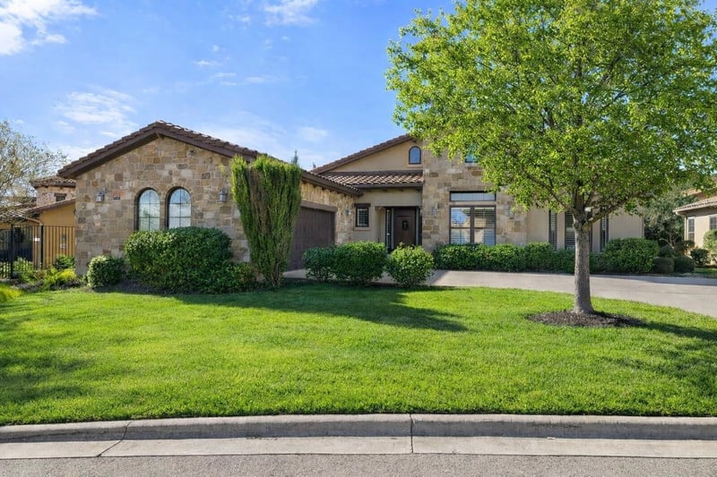 Virtual tour of 404 Amiata Ave Unit #34