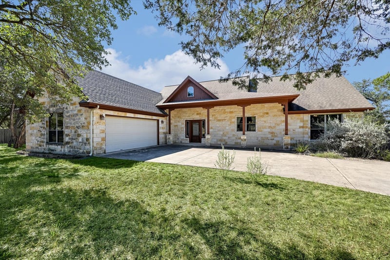 Virtual tour of 404 W View Dr