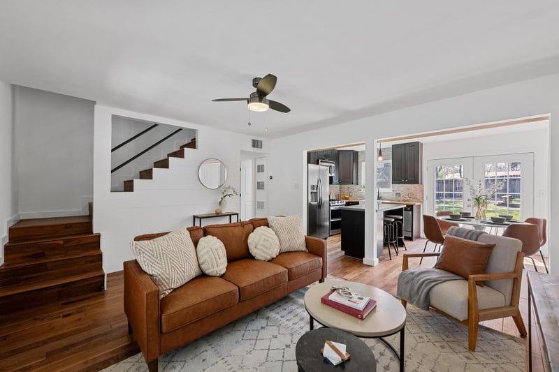 Virtual tour of 405 Cherry Hill DR