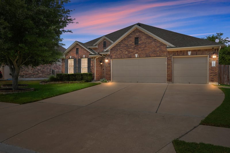 Virtual tour of 405 Clear Shadow Cv