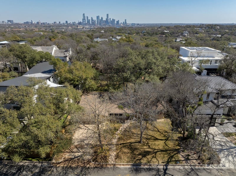 Virtual tour of 405 Ridgewood RD