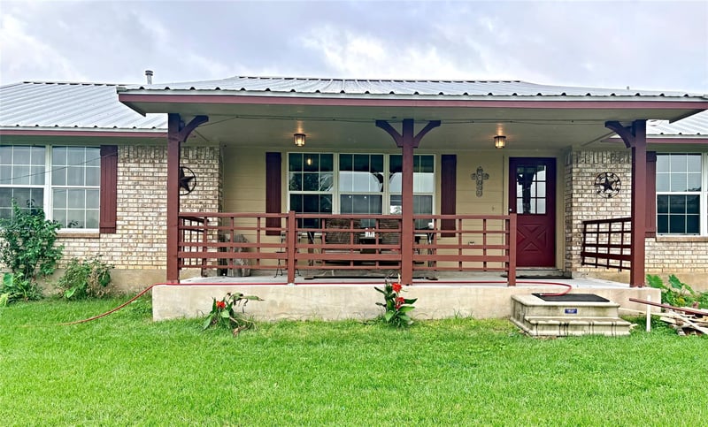 Virtual tour of 4057 W Highway 21