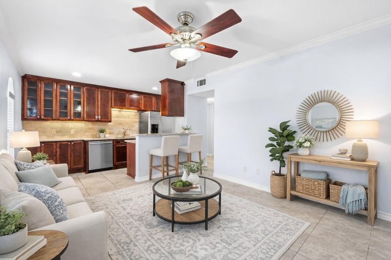 Virtual tour of 407 E 45th ST Unit #108