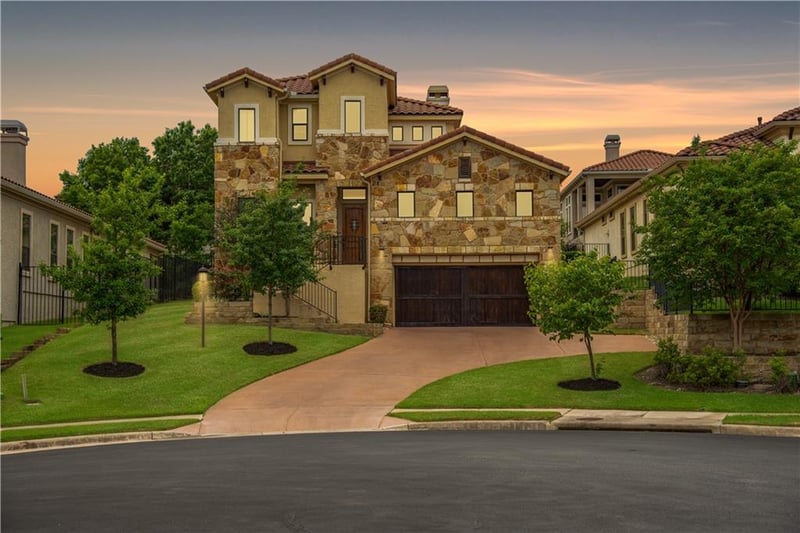 Virtual tour of 407 Indianwood Dr