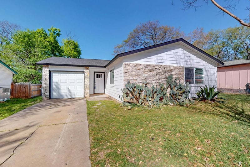 Virtual tour of 408 Blueberry HL