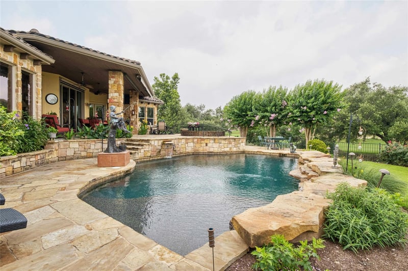 Virtual tour of 408 Golden Bear DR