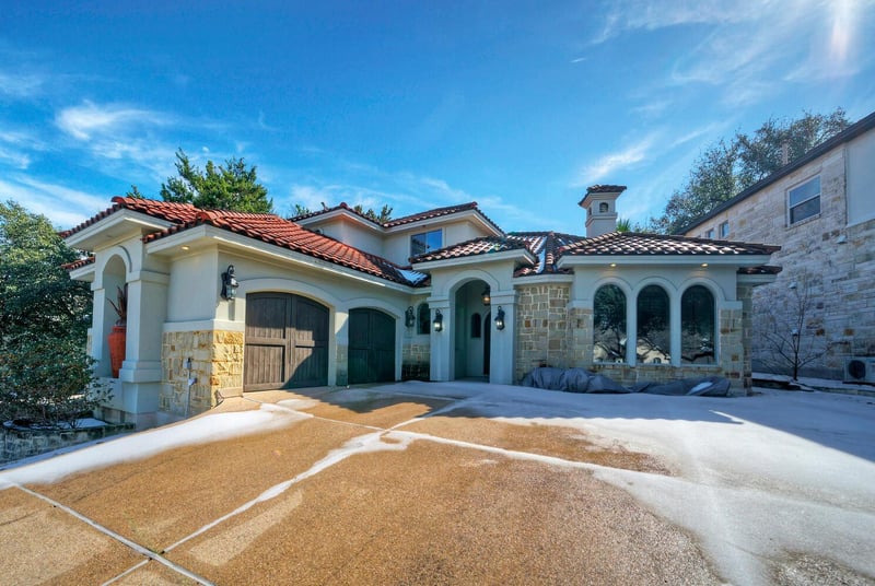Virtual tour of 408 Hazeltine Dr
