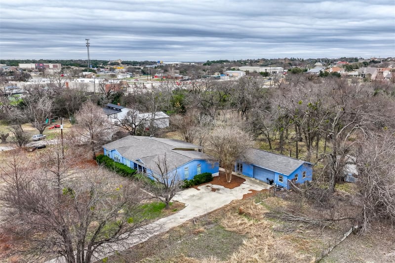 Virtual tour of 408 Horseshoe Dr