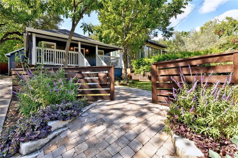 Virtual tour of 409 W Annie St