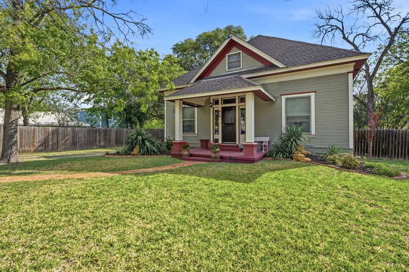 Virtual tour of 410 Cibilo St