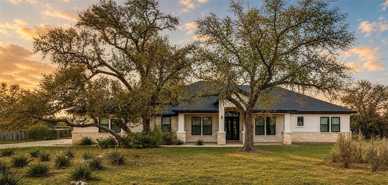 Virtual tour of 410 Woodland Oaks TRL