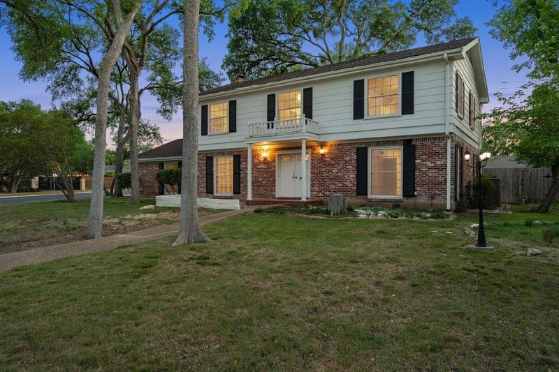 Virtual tour of 4101 Far West Blvd