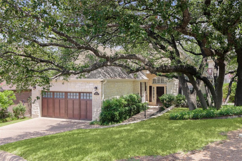 Virtual tour of 4101 Triple Crown Ct