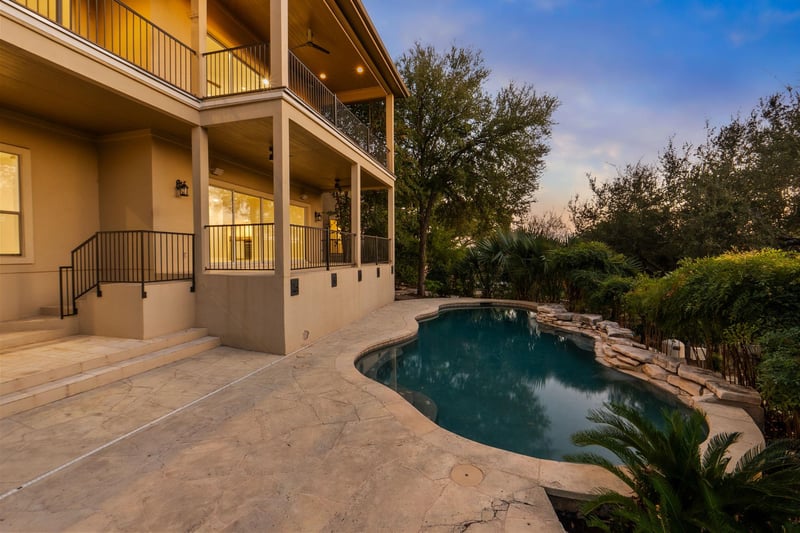 Virtual tour of 4102 Love Bird LN