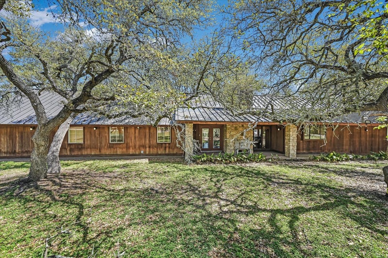 Virtual tour of 411 Whitetail Ridge Rd