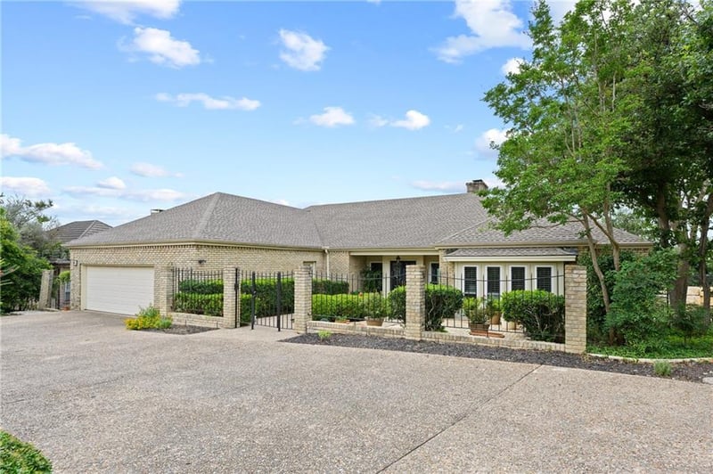 Virtual tour of 4117 Edwards Mountain DR