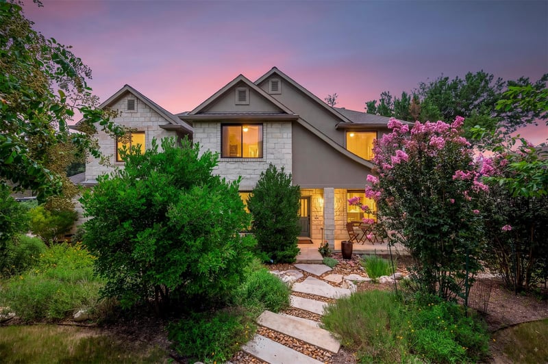 Virtual tour of 412 Eagle
