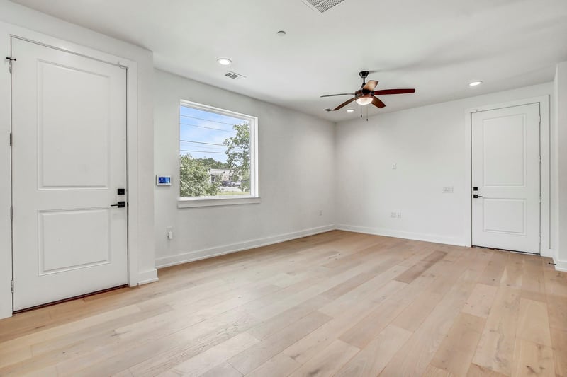 Virtual tour of 4127 E 12th St Unit #3