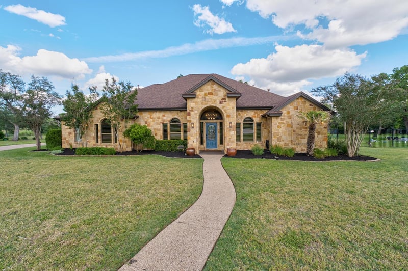 Virtual tour of 416 Shadywood LN