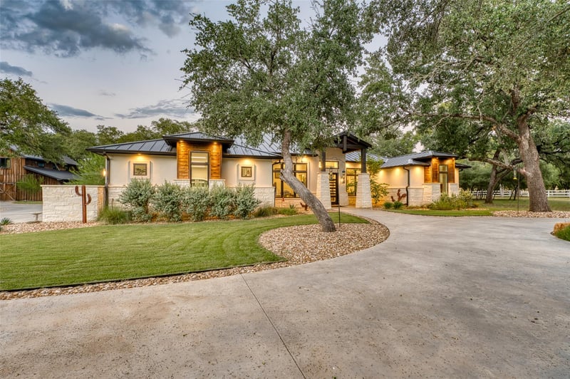 Virtual tour of 417 Haney Trace