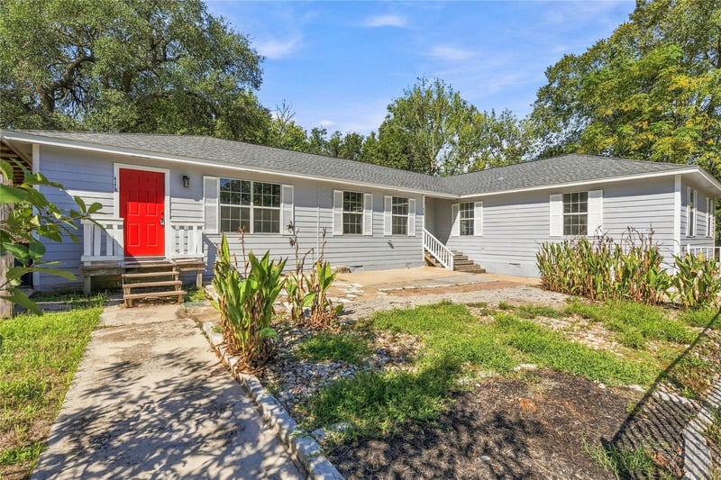 Virtual tour of 417 N Blanco St
