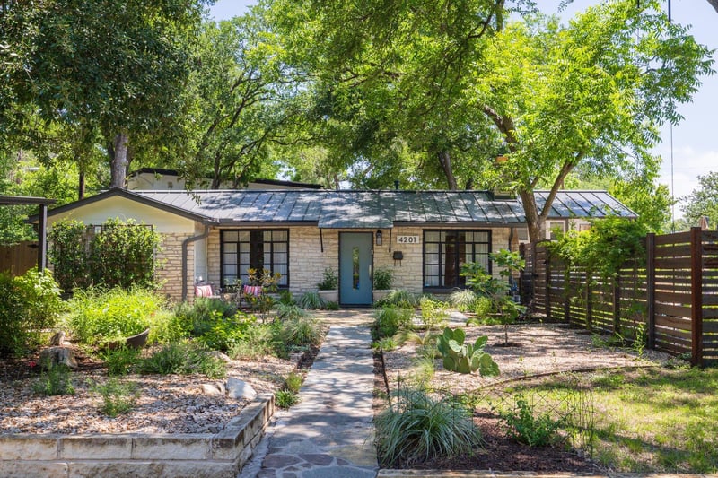 Virtual tour of 4201 Wilshire PKWY