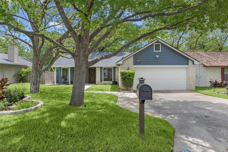 Virtual tour of 4209 Red Cloud DR