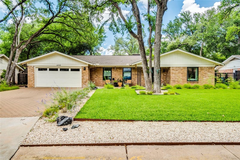 Virtual tour of 4212 Far West BLVD