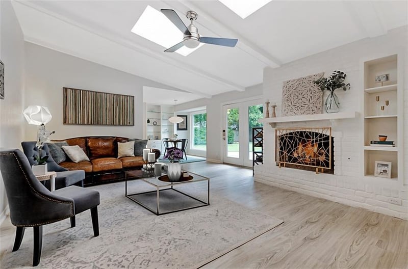 Virtual tour of 4214 Cat Hollow Dr