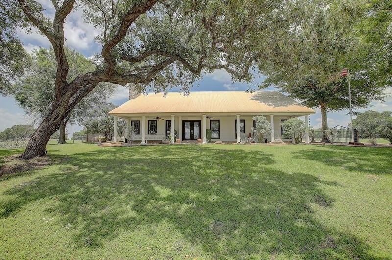 Virtual tour of 4214  Old College Rd