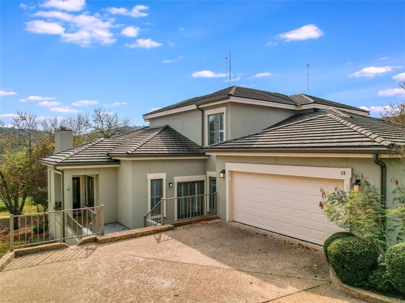Virtual tour of 4231 Westlake DR Unit #I-1