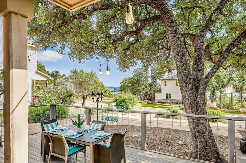 Virtual tour of 426 Summit Ridge DR